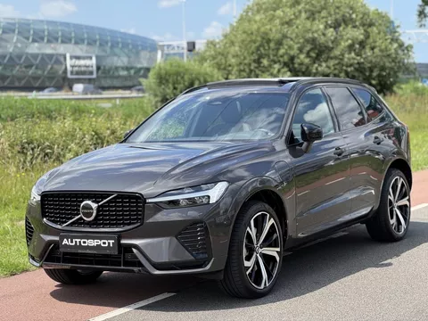 Volvo XC60 2.0 T8 Plug-in Hybrid AWD R-Design Pano H&K Leder Volvo XC60 2.0 T8 Plug-in Hybrid AWD R-Design Pano H&K Leder