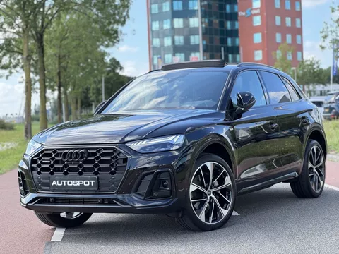 Audi Q5 55 TFSI e S-Line 367 Pk Pano HUD 360 Camera Massage Audi Q5 55 TFSI e S-Line 367 Pk Pano HUD 360 Camera Massage