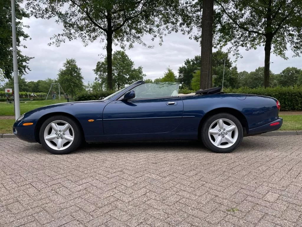 Jaguar XK8 4.0 V8 Convertible 98000 Mijl