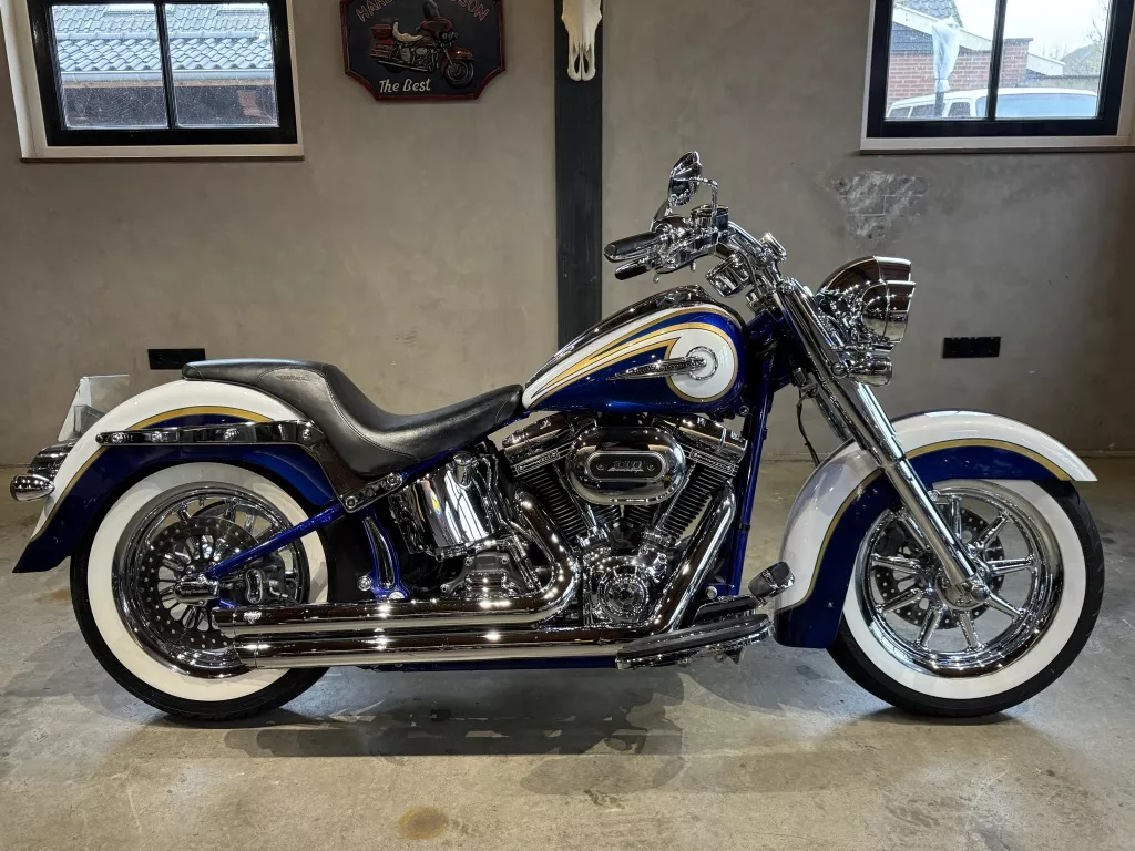 Harley-Davidson CVO 110 FLSTNSE Softail Deluxe