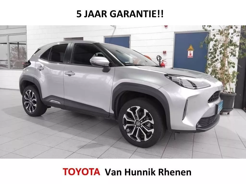 Toyota Yaris Cross 1.5 Hybrid | Parksens V+A | Trekhaak | Stoel verw | Dodehoek |