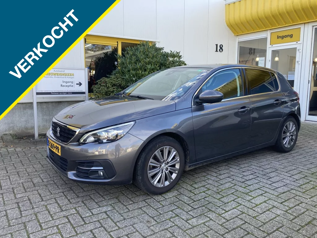 Peugeot 308 1.2 PureTech Allure Panoramadak Trekhaak Navi