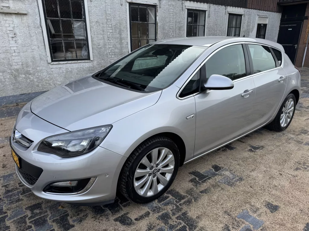 Opel Astra 1.4 Turbo Cosmo