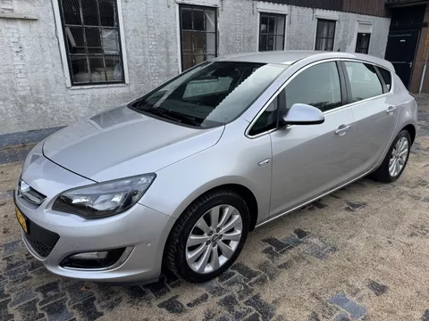 Opel Astra 1.4 Turbo Cosmo