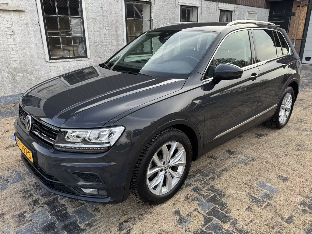 Volkswagen Tiguan 1.4 TSI CL Bns * trekhaak * apple carplay * All In prijs