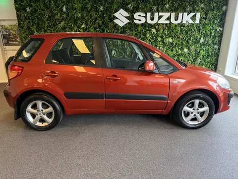 Suzuki SX4 Climat Control Trekhaak 1.6 Exclusive 5-drs. Sportvelgen parkeersensoren
