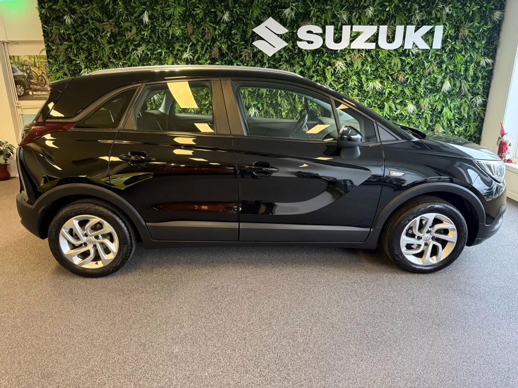 Opel Crossland X Airconditioning 1.2 Edition Sportvelgen Cruise control Handsfree bellen
