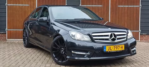 Mercedes-Benz C-Klasse 180 Avantgarde, AMG pakket, Bluetooth, Automaat, Stoelverwarming