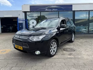Mitsubishi Outlander 2.0 PHEV Instyle+ l DEALER ONDERHOUDEN. NWE ACCU l Leer l Pano l
