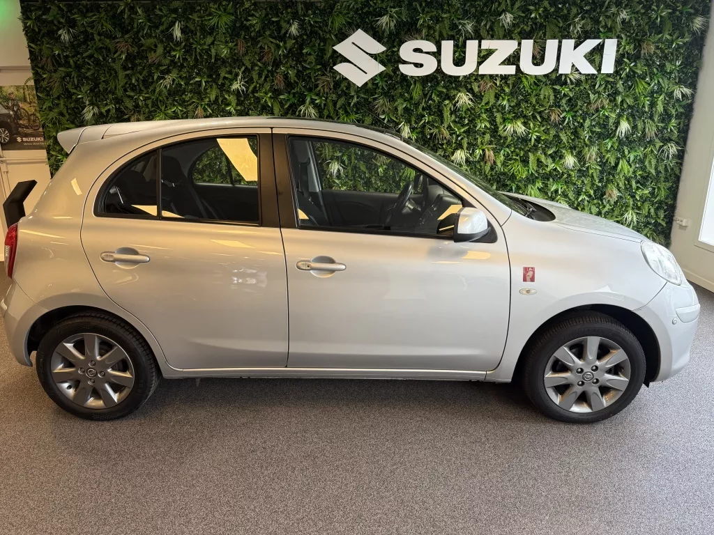 Nissan Micra Clima Navi LMV CC 1.2 DIG-S ELLE PDC V+A Trekhaak Panoramadak