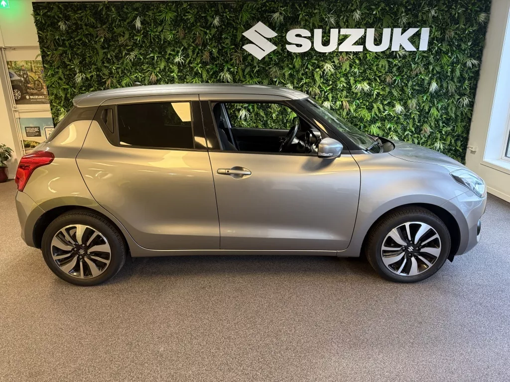 Suzuki Swift fabrieksgar. t/m 30-11-2027 1.2 Stijl Smart Hybrid Clima LMV Navi CC DAB+