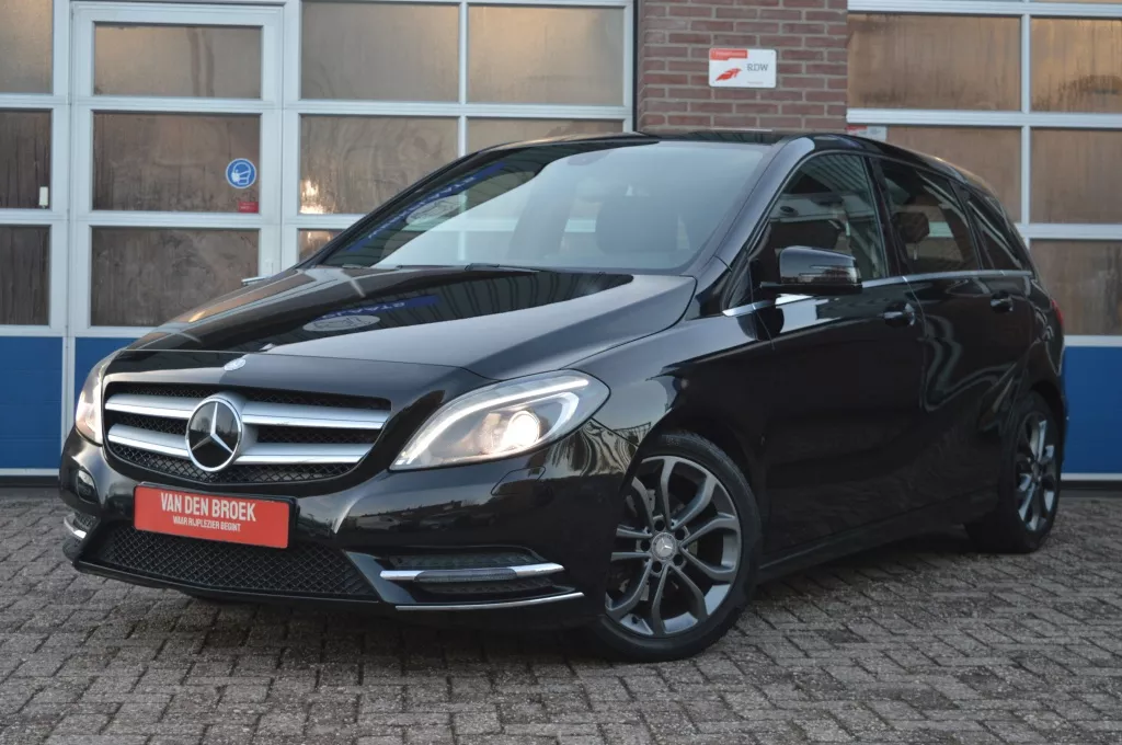 Mercedes-Benz B-Klasse 180 Ambition | AUT - NAVI - TRK.HAAK