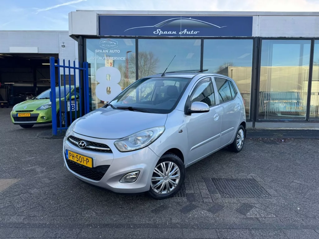 Hyundai i10 1.2 i-Drive | AUTOMAAT | DAKJE | AIRCO | ELEC RAMEN