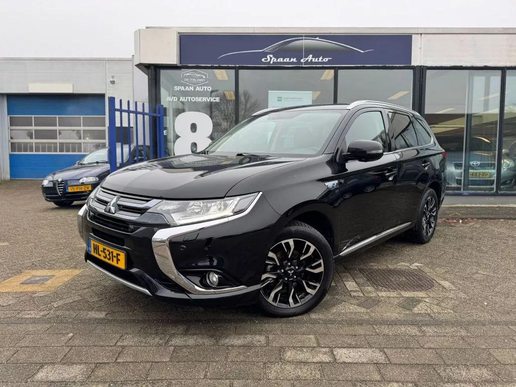 Mitsubishi Outlander 2.0 PHEV Instyle | LEER | 360' CAM | TREKHAAK