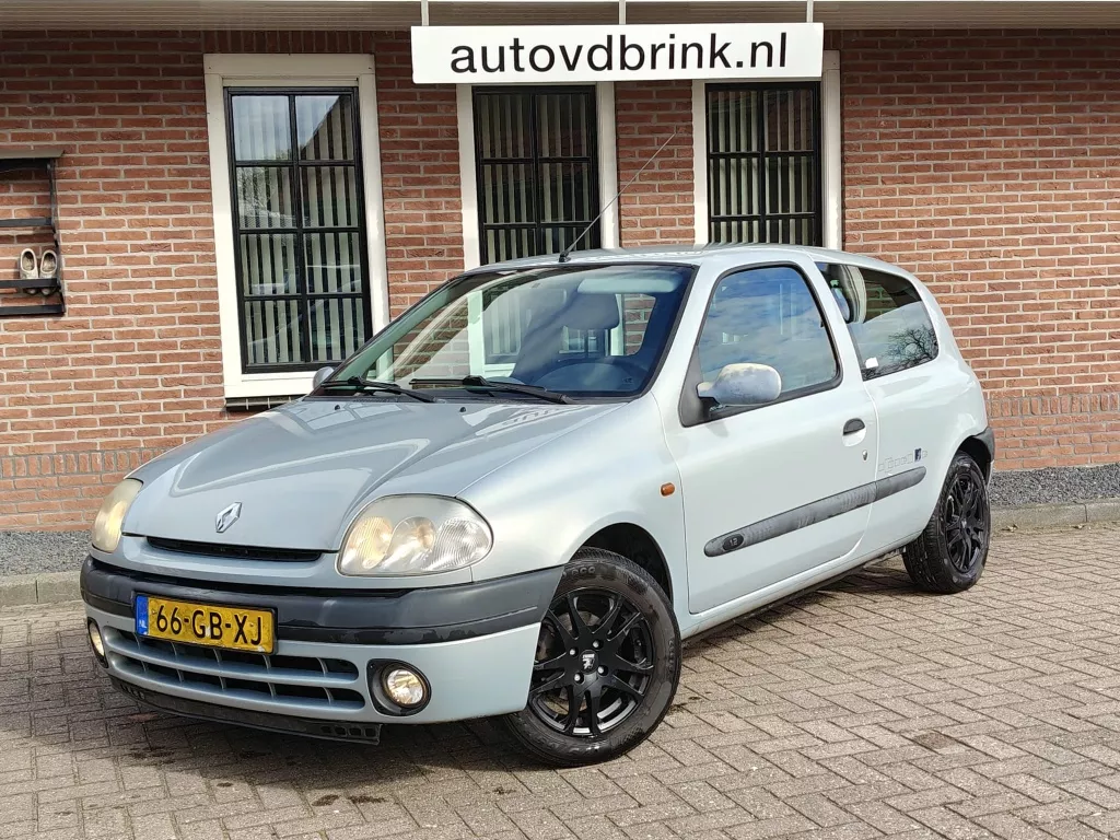 Renault Clio 1.2 RN, DISTRIBUTIERIEM VV / TREKHAAK