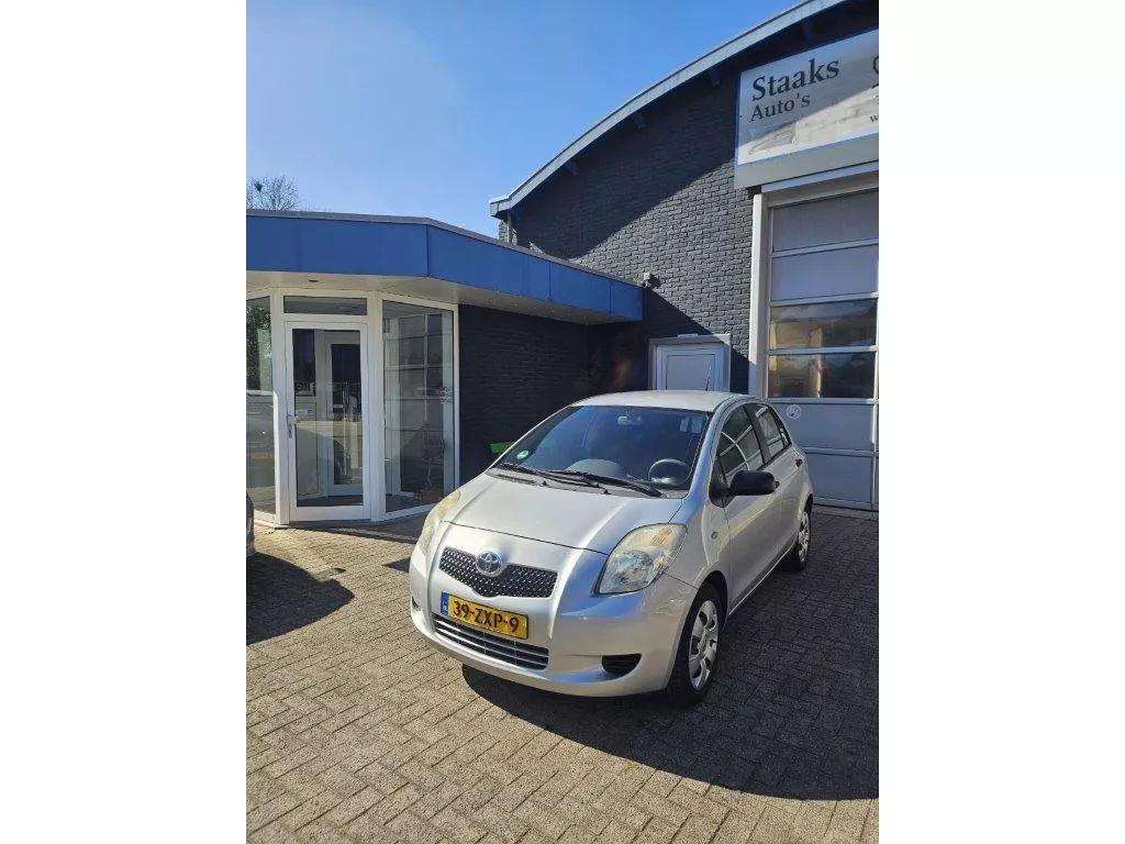 Toyota Yaris 1.3 VVTi Sol