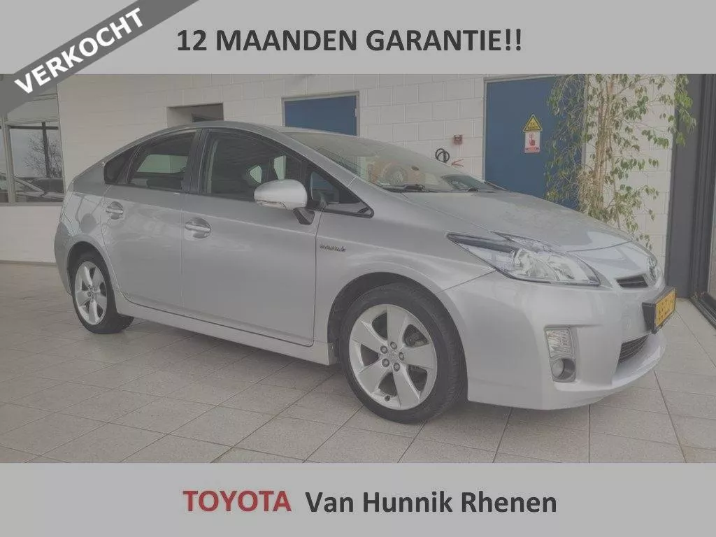Toyota Prius 1.8 Aspiration | Parkeersensoren | HUD | Cruisecontrol | Navigat VERKOCHT