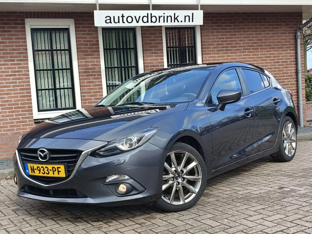 Mazda 3 2.0 GT-M Line, CAMERA / STOELVERWARMING