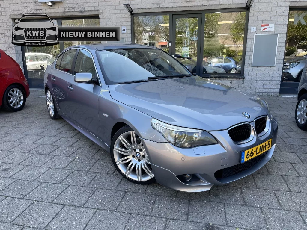 BMW 5 Serie 523i Handgeschakeld M pakket Nieuwe apk Beurt