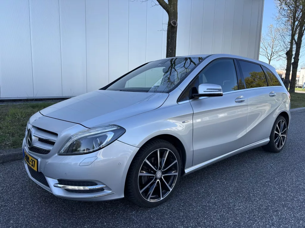 Mercedes-Benz B-Klasse 200 Ambition Automaat Leer Trekhaak Navi