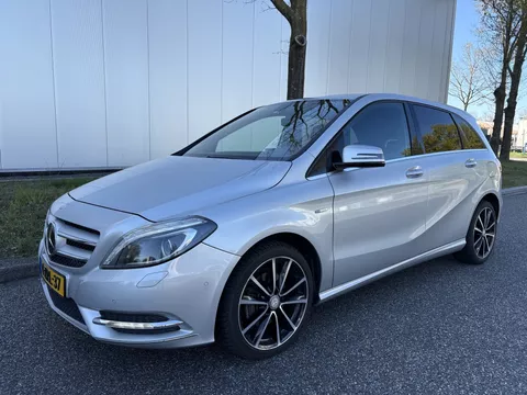 Mercedes-Benz B-Klasse 200 Ambition Automaat Leer Trekhaak Navi