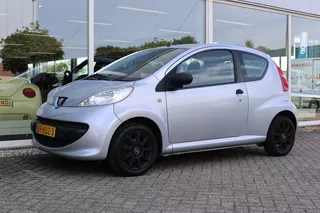 Peugeot 107 1.0-12V XR