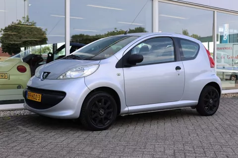 Peugeot 107 1.0-12V XR