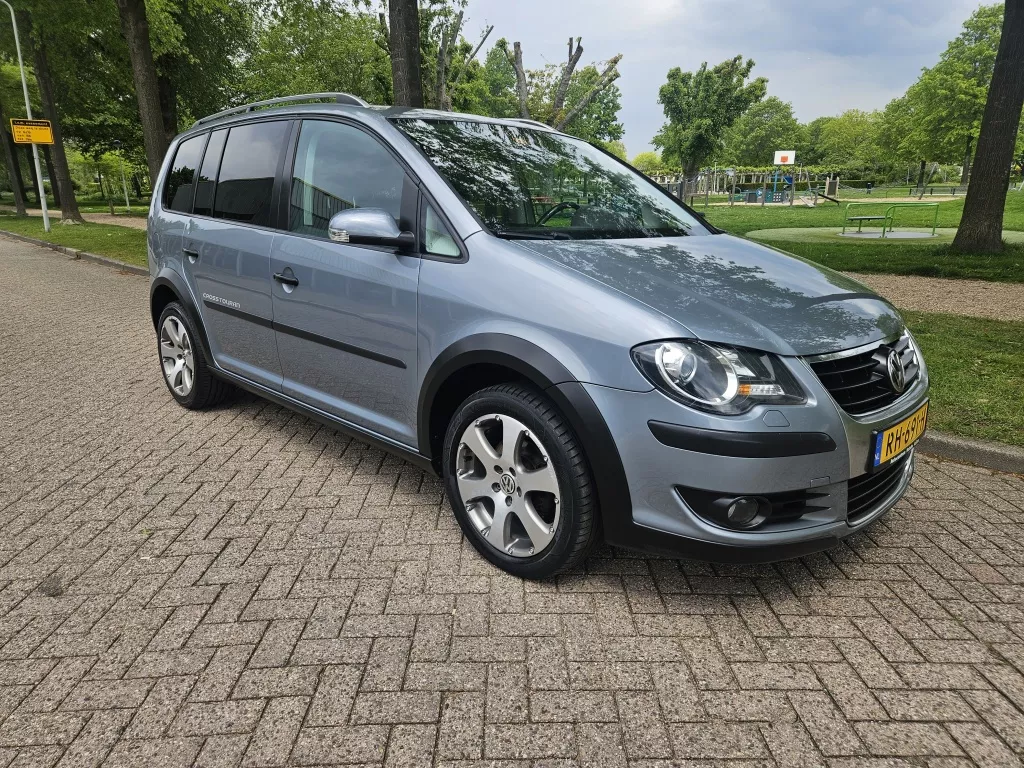 Volkswagen Touran 1.4 TSI Cross