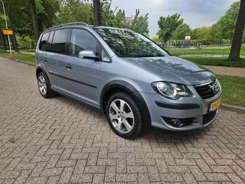 Volkswagen Touran 1.4 TSI Cross