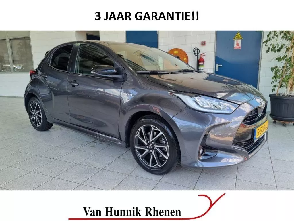 Toyota Yaris 1.5 Exclusive | 1/2 Leer | LED | Head-up display | Apple/Android