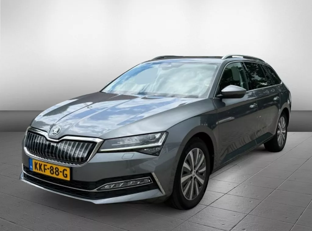 &Scaron;koda Superb Combi Adaptive Cruise Apple Carplay