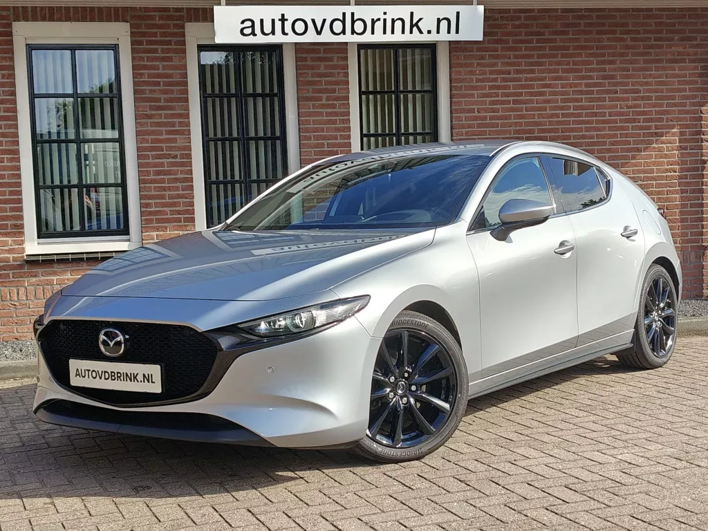 Mazda 3 2.0 SkyActiv-G, CAMERA RONDOM / TREKHAAK / LEER