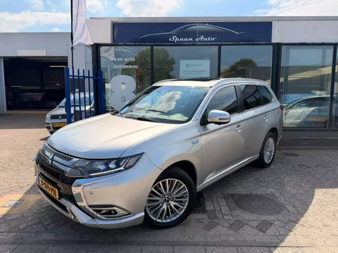 Mitsubishi Outlander 2.4 PHEV Instyle + | PANO | LEER | CARPLAY | 360''CAMERA |