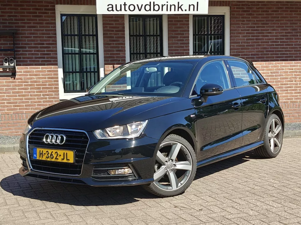 Audi A1 Sportback 1.0 TFSI Sp. Pro L S / KOPPELING EN BAK VV / S LINE EXTERIEUR