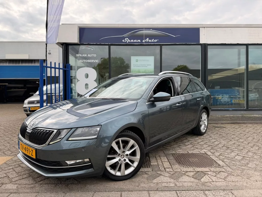 &Scaron;koda Octavia Combi 1.0 TSI Style l Automaat l Trekhaak l Navi