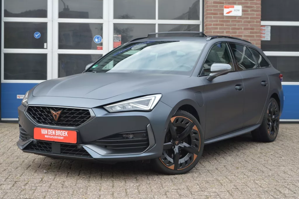 SEAT Leon Sportstourer 1.4 e-Hyb Copper Edition | PANO - CAMERA