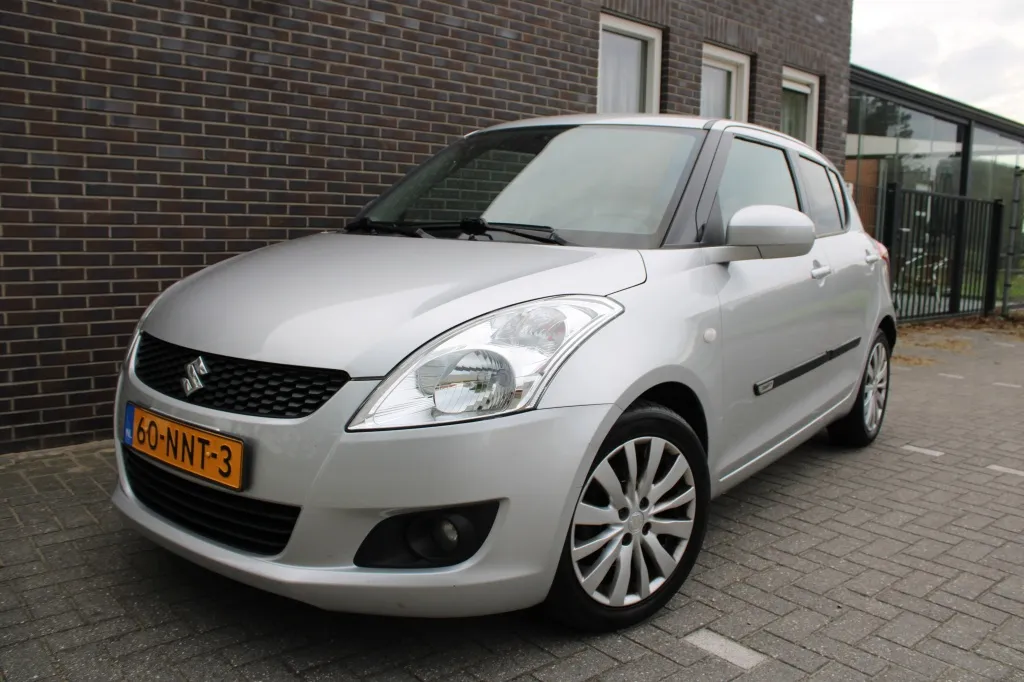Suzuki Swift 1.2 Bandit EASSS-clima-cruise-keyless entry- 1 ste eig