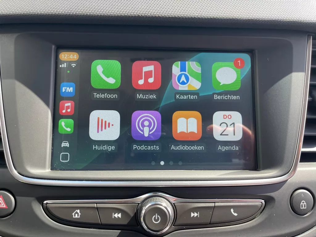 Opel Crossland 1.2 Turbo Elegance 130pk, Carplay, Stoel en Stuurverwarming Opel Crossland 1.2 Turbo Elegance 130pk, Carplay, Stoel en Stuurverwarming