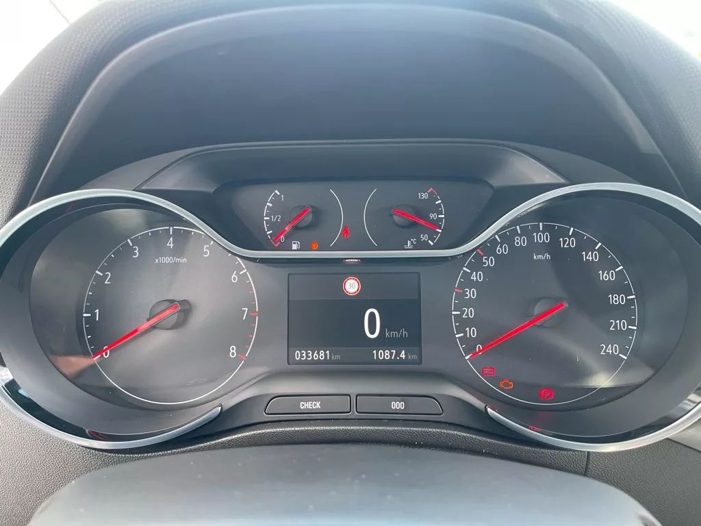 Opel Crossland 1.2 Turbo Elegance 130pk, Carplay, Stoel en Stuurverwarming Opel Crossland 1.2 Turbo Elegance 130pk, Carplay, Stoel en Stuurverwarming