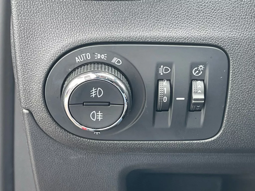 Opel Crossland 1.2 Turbo Elegance 130pk, Carplay, Stoel en Stuurverwarming Opel Crossland 1.2 Turbo Elegance 130pk, Carplay, Stoel en Stuurverwarming