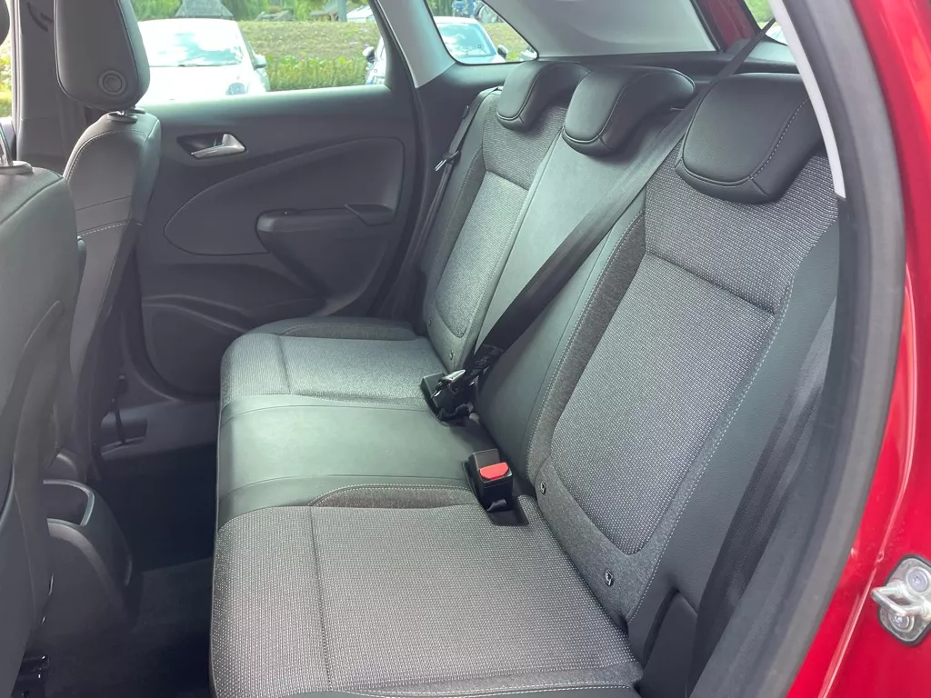 Opel Crossland 1.2 Turbo Elegance 130pk, Carplay, Stoel en Stuurverwarming Opel Crossland 1.2 Turbo Elegance 130pk, Carplay, Stoel en Stuurverwarming