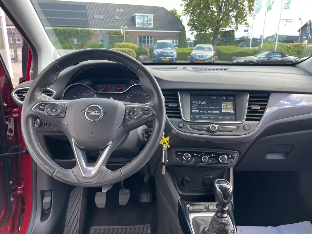 Opel Crossland 1.2 Turbo Elegance 130pk, Carplay, Stoel en Stuurverwarming Opel Crossland 1.2 Turbo Elegance 130pk, Carplay, Stoel en Stuurverwarming