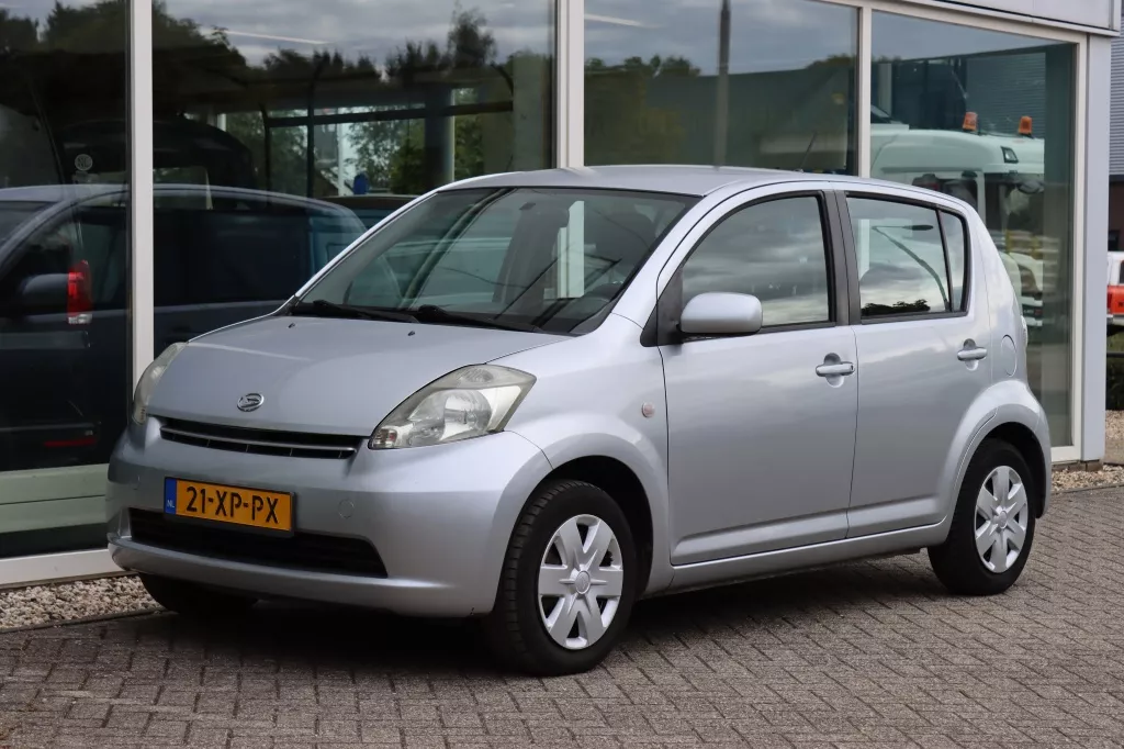 Daihatsu Sirion 2 1.0-12V Premium