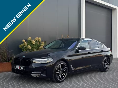 BMW 5 Serie 520i High Exe m2021 FULL SCHUIFDAK NAVI CAMERA SPORTVELGEN