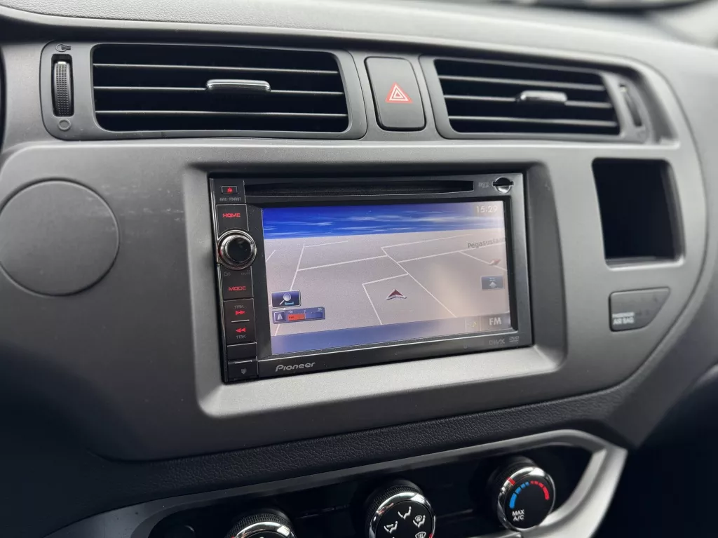 Kia Rio 1.2 CVVT Comf. Pack Airco Navi Lmv BT Nap Kia Rio 1.2 CVVT Comf. Pack Airco Navi Lmv BT Nap