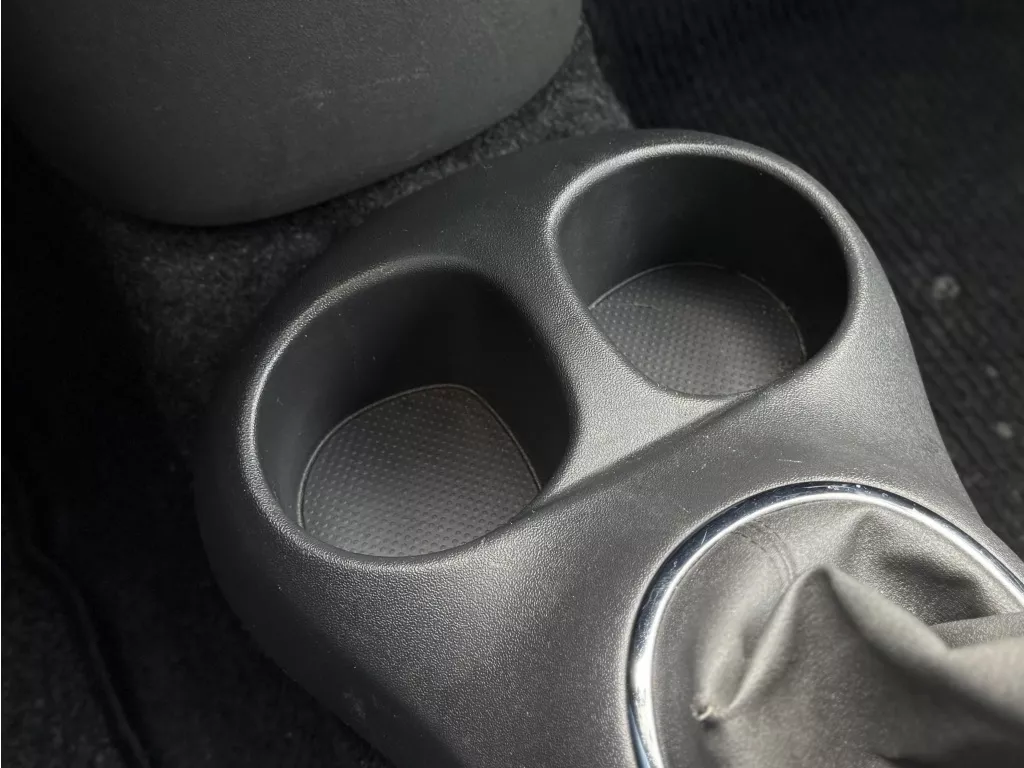 Toyota Yaris 1.0 VVT-i Sol Airco Elek.R 65PK Toyota Yaris 1.0 VVT-i Sol Airco Elek.R 65PK