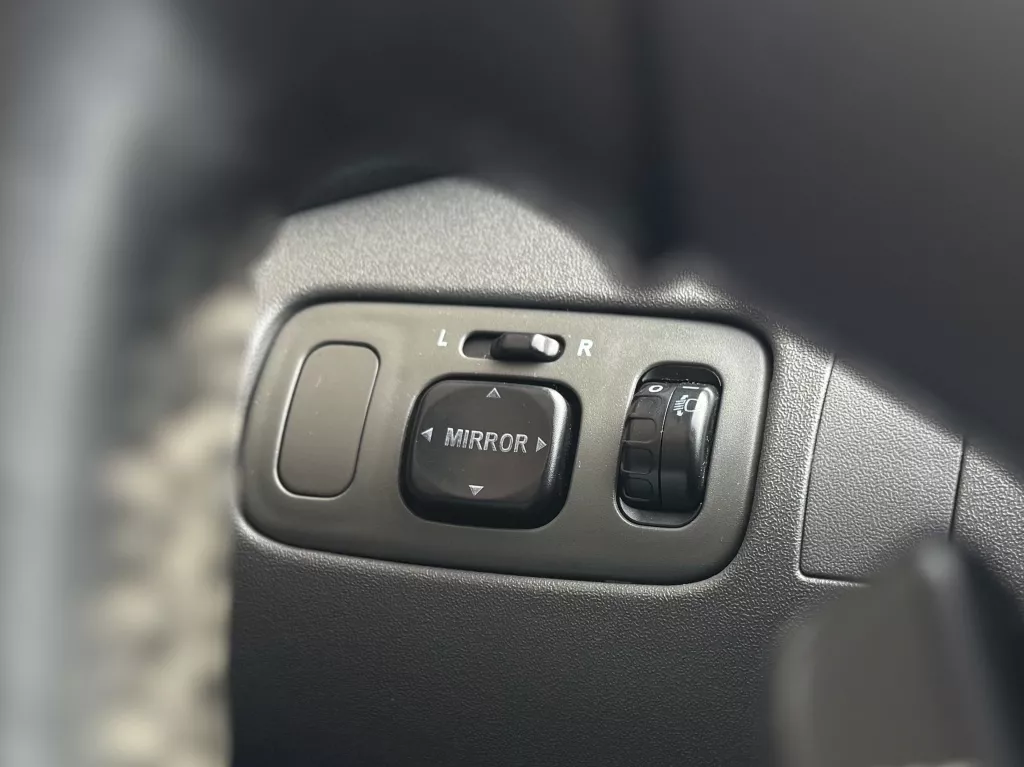 Toyota Yaris 1.0 VVT-i Sol Airco Elek.R 65PK Toyota Yaris 1.0 VVT-i Sol Airco Elek.R 65PK