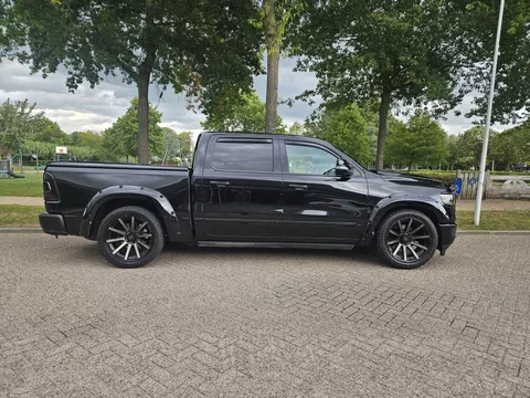 RAM RAM 1500 LIMITED 5.7 V8 4x4 limited Night pano lucht vollll