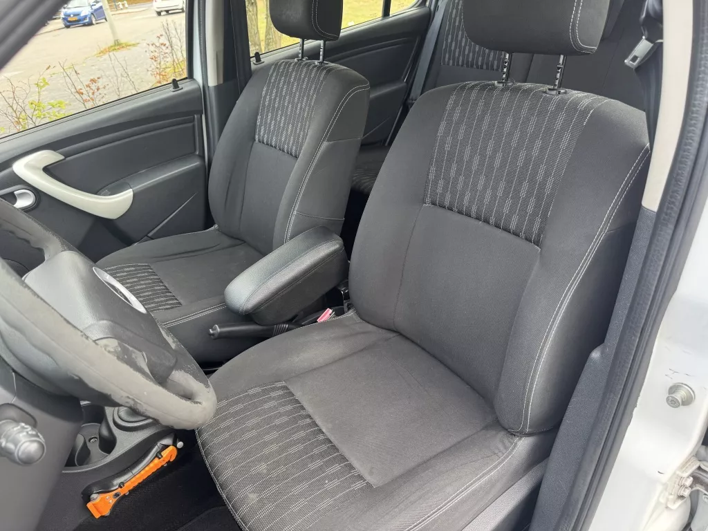 Dacia Sandero 1.2 Blackline Airco Pdc Lmv Nap Dacia Sandero 1.2 Blackline Airco Pdc Lmv Nap