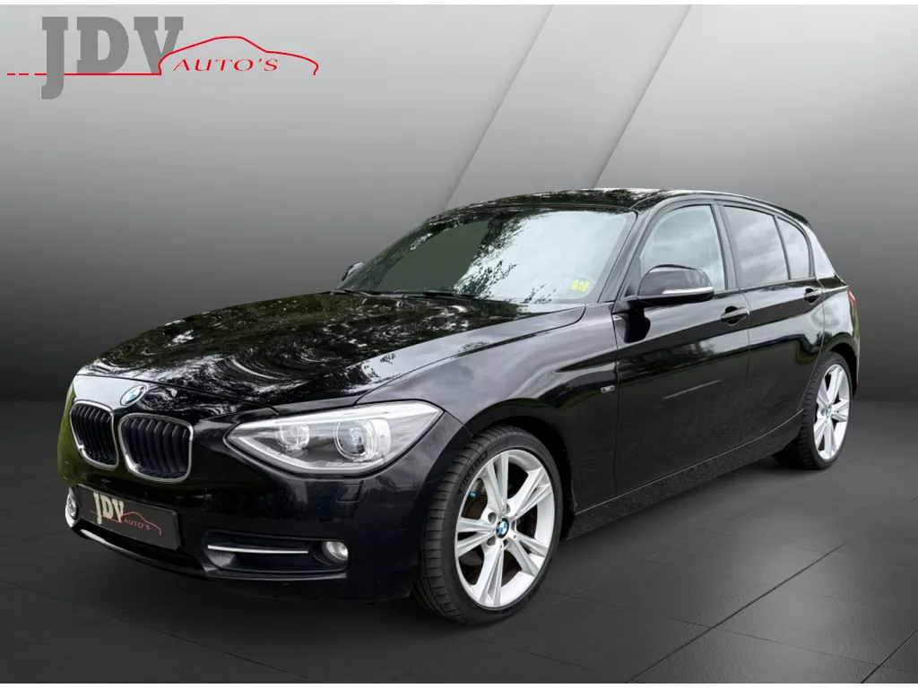 BMW 1-serie 116i airco pano trekhaak leder